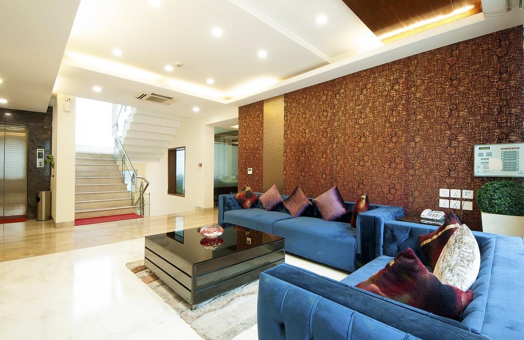 Alpina Hotels & Suites New Delhi Exterior photo