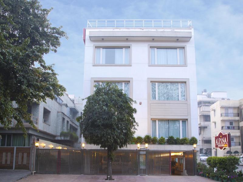 Alpina Hotels & Suites New Delhi Exterior photo
